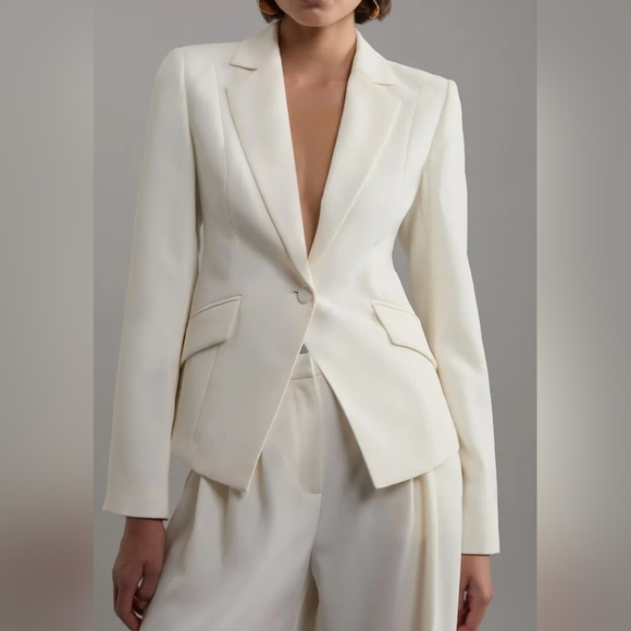 Karen Millen Jackets & Blazers - Karen Millen Tailored Crepe Blazer–Ivory Structured SingleBreasted Jacket.10 NWT